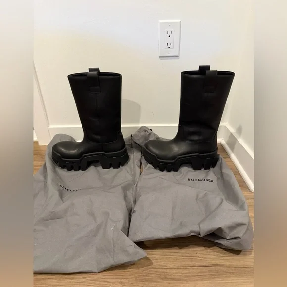 Balenciaga Bulldozer Boots - Picture 9 of 9